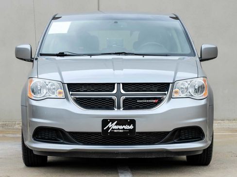 Used 2016 Dodge Grand Caravan SE FWD image 5