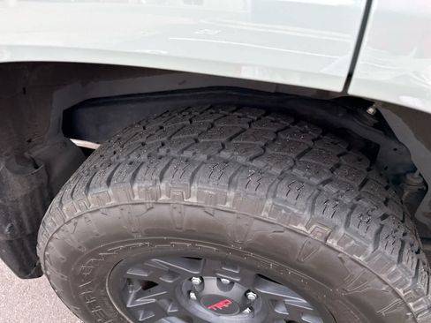 Used 2022 Toyota 4Runner TRD Off-Road Premium w/ Moonroof Package AWD/4WD image 3