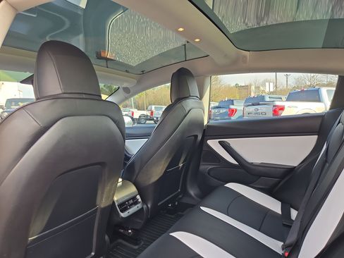 Used 2018 Tesla Model 3 Performance image 14