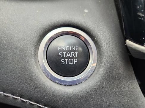 Used 2024 Toyota Highlander Platinum FWD image 20