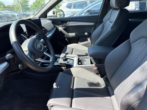 Used 2025 Audi Q5 2.0T Premium w/ Convenience Plus Package AWD/4WD image 13