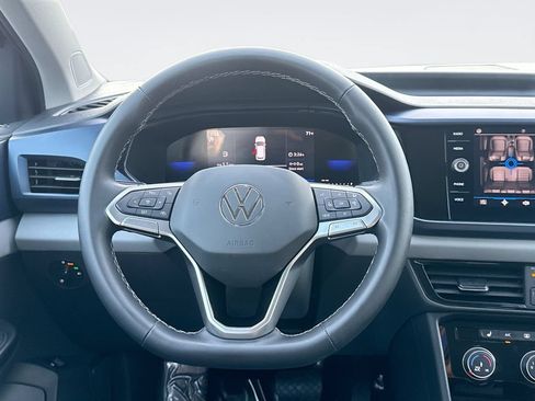 Used 2023 Volkswagen Taos SE w/ Panoramic Sunroof Package FWD image 11