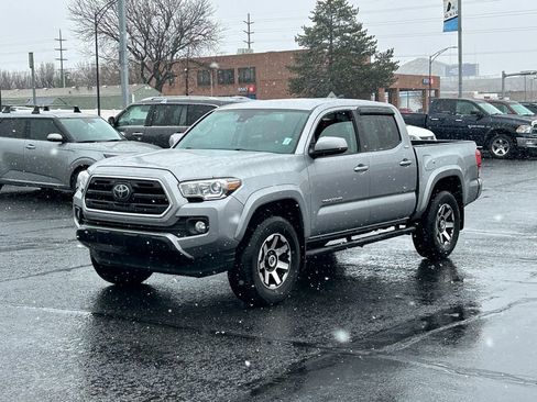 Used 2019 Toyota Tacoma SR5 image 10