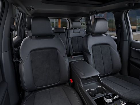 New 2026 Jeep Grand Cherokee Altitude AWD/4WD image 17