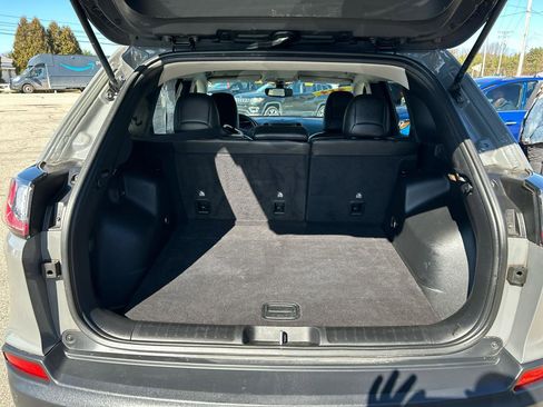 Used 2019 Jeep Cherokee Trailhawk w/ Cold Weather Group image 24