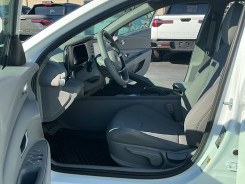 New 2026 Hyundai Elantra SE image 11