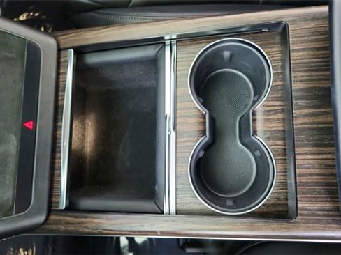 Used 2022 Tesla Model X image 48