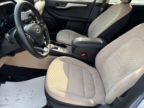 Used 2022 Ford Escape SE w/ Convenience Package image 9