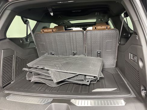 New 2026 Chevrolet Suburban High Country image 24