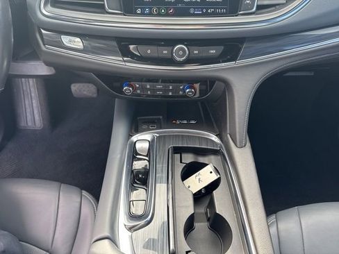 Used 2024 Buick Enclave Premium image 13
