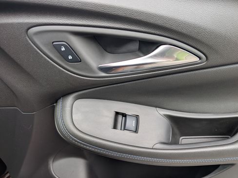 Used 2025 Buick Encore GX Sport Touring w/ Advanced Technology Package FWD image 21