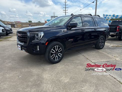 Used 2023 GMC Yukon XL AT4 w/ AT4 Premium Plus Package AWD/4WD image 8