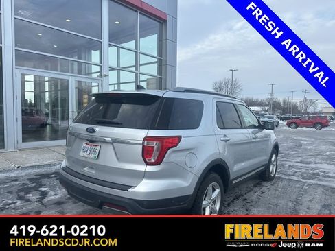 Used 2019 Ford Explorer XLT image 23