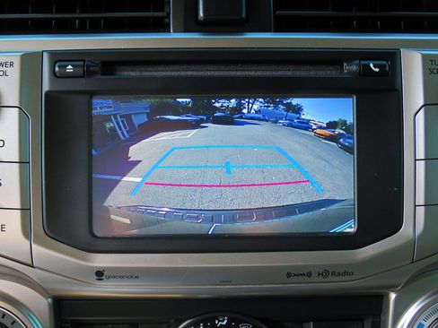 Used 2016 Toyota 4Runner Limited image 31