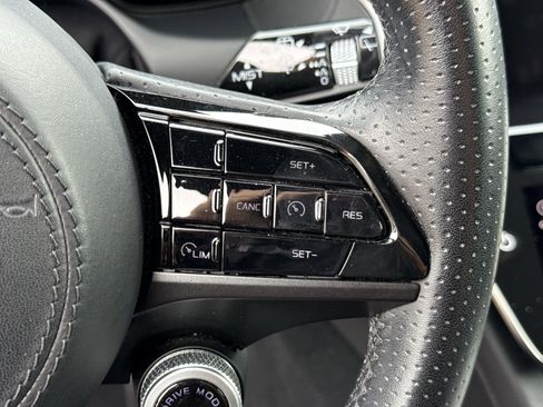 Used 2024 Maserati Grecale GT AWD/4WD image 18