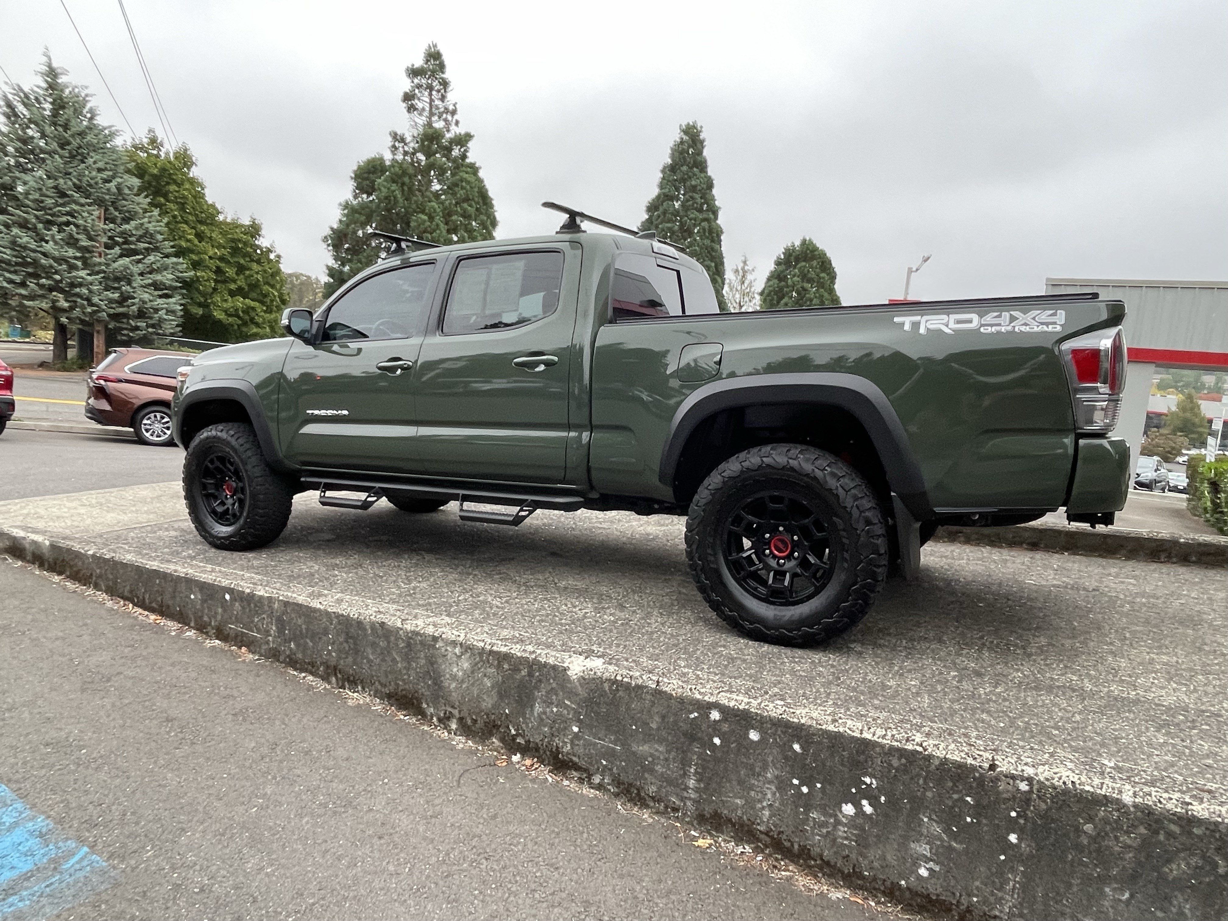 Certified 2021 Toyota Tacoma TRD Off-Road w/ TRD Premium Off Road Package AWD/4WD image 5
