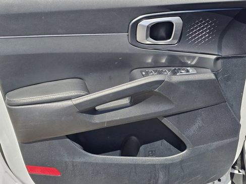 Used 2024 Kia Sorento S FWD image 14