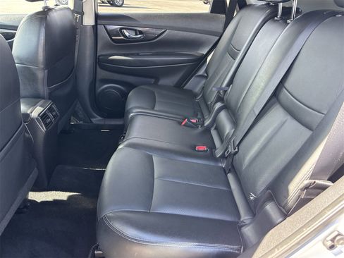 Used 2018 Nissan Rogue SL image 21