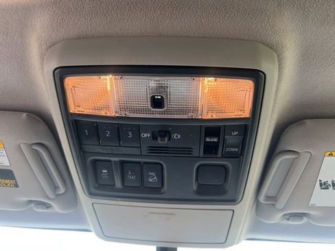 Used 2019 Toyota 4Runner SR5 Premium AWD/4WD image 33