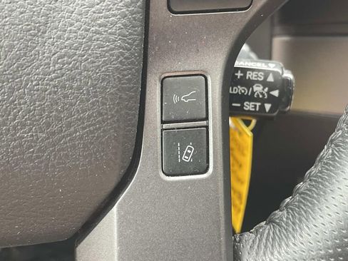 Used 2022 Toyota Tacoma TRD Off-Road w/ TRD Premium Off Road Package image 25