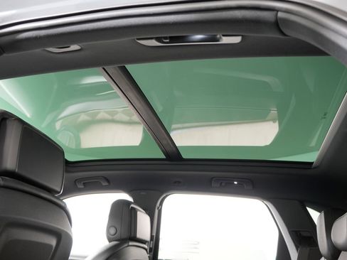 Certified 2024 Porsche Cayenne AWD/4WD image 21