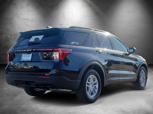 New 2026 Ford Explorer Active RWD image 3