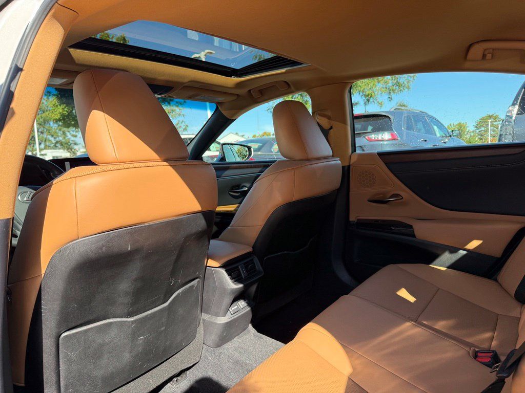 Used 2023 Lexus ES 350 w/ Premium Package FWD image 17
