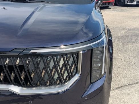 New 2027 Kia Carnival LX FWD image 10