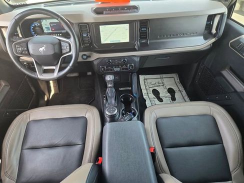 Used 2023 Ford Bronco Wildtrak image 10