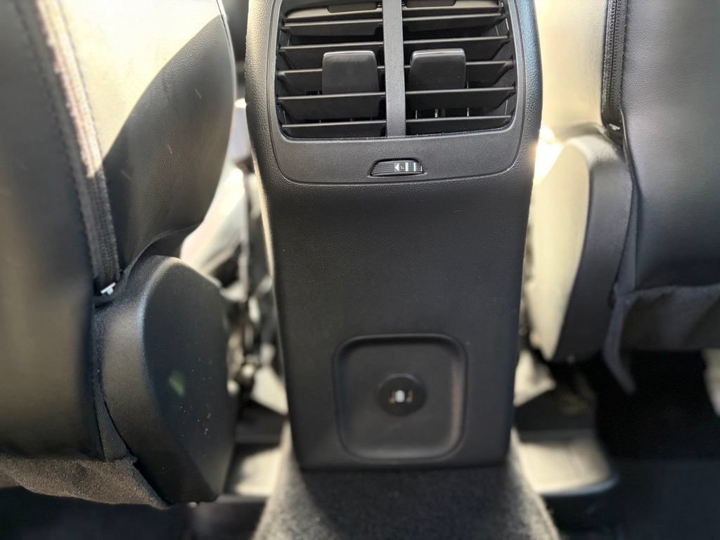 Used 2025 Ford Escape ST-Line AWD/4WD image 13