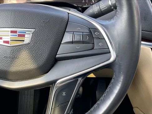 Used 2017 Cadillac XT5 Luxury w/ Driver Awareness Package image 32