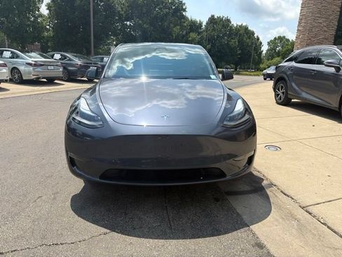 Used 2023 Tesla Model Y Long Range AWD/4WD image 2