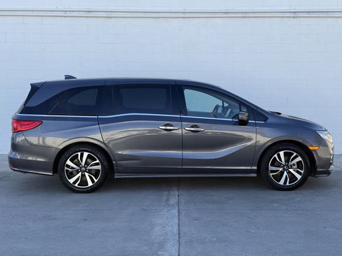 Used 2019 Honda Odyssey Elite image 4