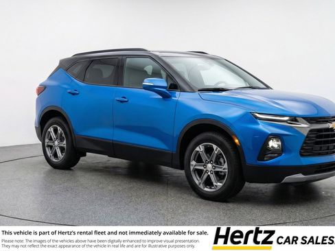 Used 2025 Chevrolet Blazer LT FWD image 1