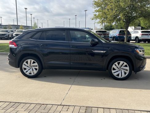 Used 2023 Volkswagen Atlas Cross Sport SE w/ Panoramic Sunroof Package image 11