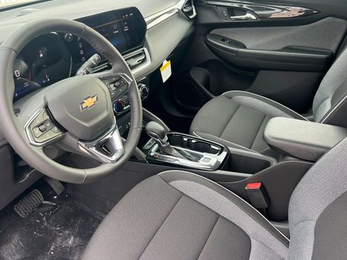 New 2026 Chevrolet TrailBlazer LT w/ LT Cold Weather Package FWD image 7