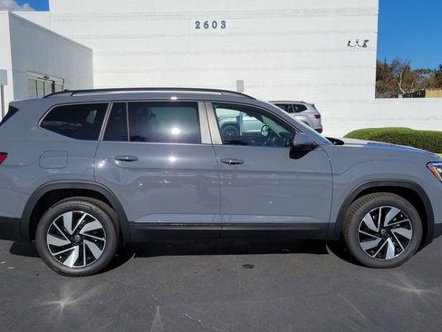 New 2026 Volkswagen Atlas SE image 2