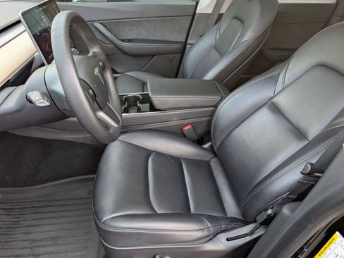 Used 2021 Tesla Model Y 2WD image 5