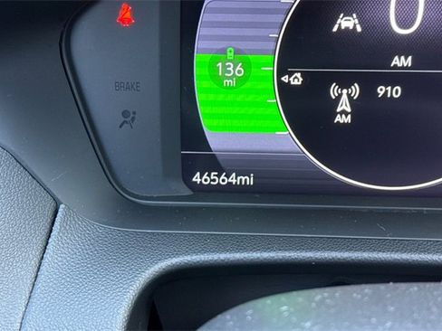 Used 2023 Chevrolet Bolt EUV Premier w/ Redline Edition image 27