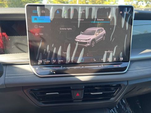 New 2025 Volkswagen Tiguan SE R-Line image 26