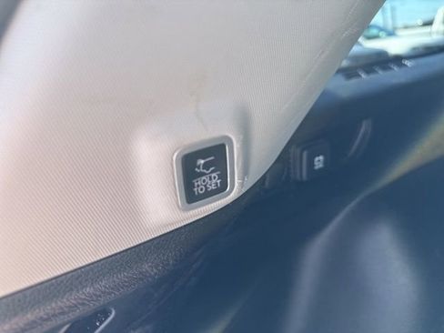 Certified 2023 Jeep Grand Cherokee Limited w/ Luxury Tech Group II image 19