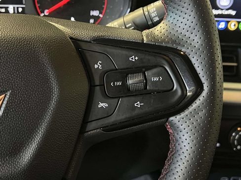 Used 2025 Chevrolet Trax RS w/ Driver Confidence Package FWD image 21