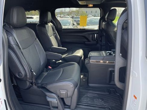 New 2026 Toyota Sienna Platinum AWD/4WD image 22