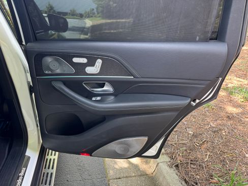 Used 2021 Mercedes-Benz GLS 580 4MATIC image 39