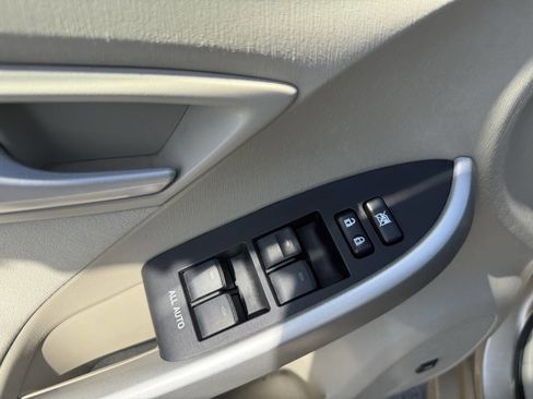 Used 2010 Toyota Prius Three image 16