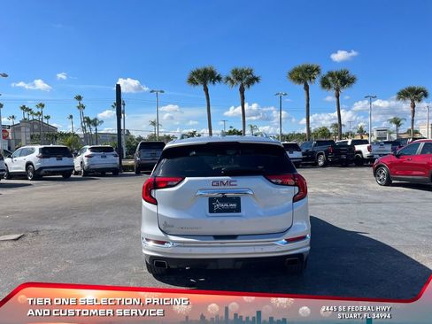 Used 2020 GMC Terrain Denali w/ Denali Premium Package image 6