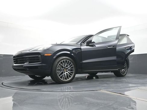 Certified 2022 Porsche Cayenne Platinum Edition AWD/4WD image 30