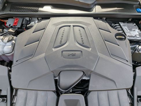 Certified 2026 Porsche Cayenne Coupe AWD/4WD image 36
