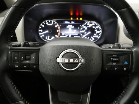 Used 2025 Nissan Rogue SV AWD/4WD image 16