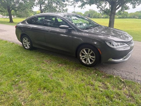 Used 2015 Chrysler 200 Limited w/ Convenience Group FWD image 11